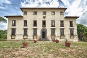 INTERNATIONAL REAL ESTATE | Renaissance Aristocratic Family Estate Near Florence