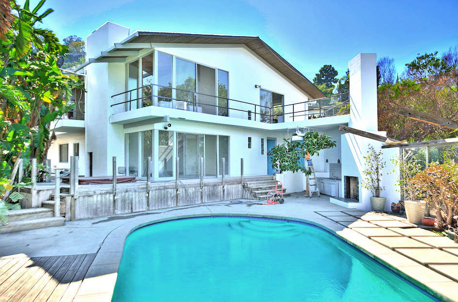 6900 Woody Trail