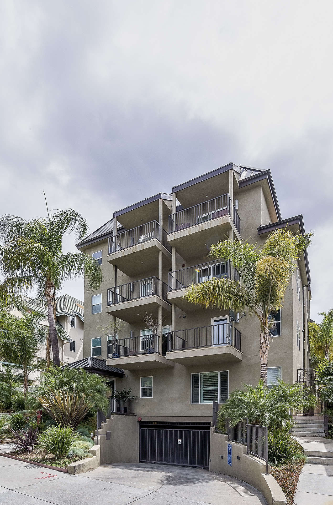 1420 N. Laurel Ave 401, West Hollywood CA 90046